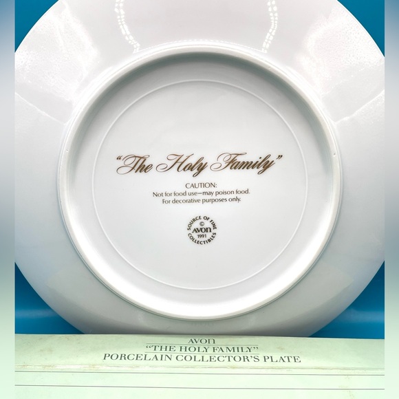 Set of 4 Avon Christmas Plates w/boxes - Picture 3 of 11